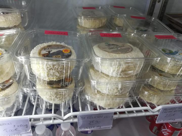 Venez découvrir toute une variété de fromages qui raviront les connaisseurs les plus exigeants.